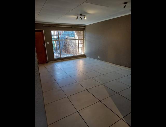 2 BEDROOM TOWNHOUSE FOR SALE IN WITFIELD